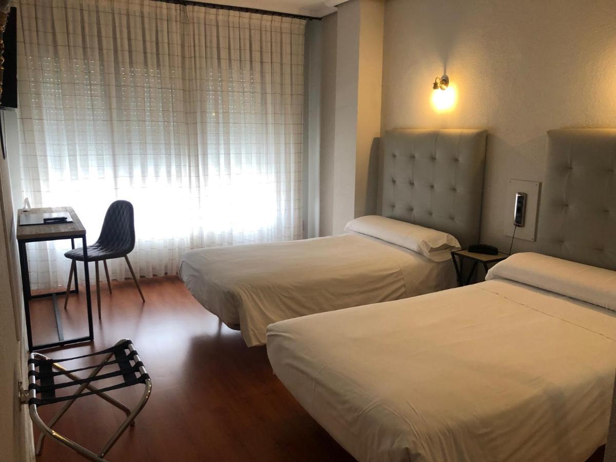 Hotel Marques De Santillana Torrelavega Exteriér fotografie