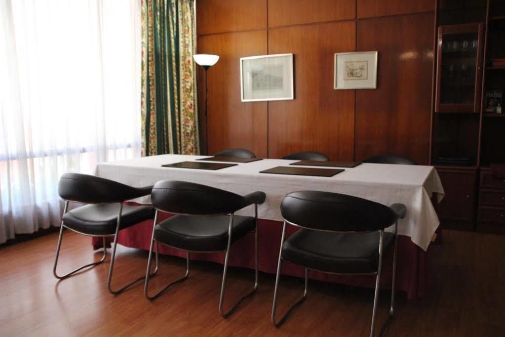 Hotel Marques De Santillana Torrelavega Exteriér fotografie
