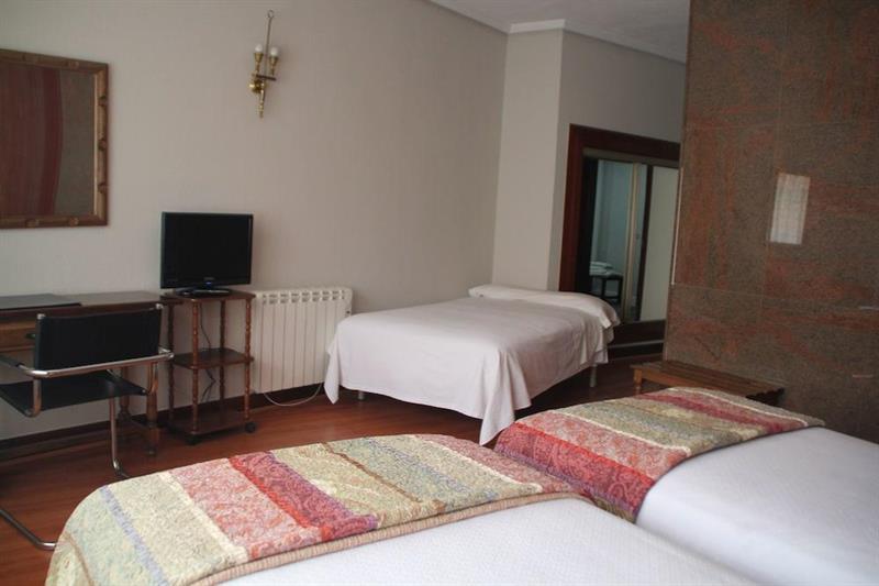 Hotel Marques De Santillana Torrelavega Exteriér fotografie