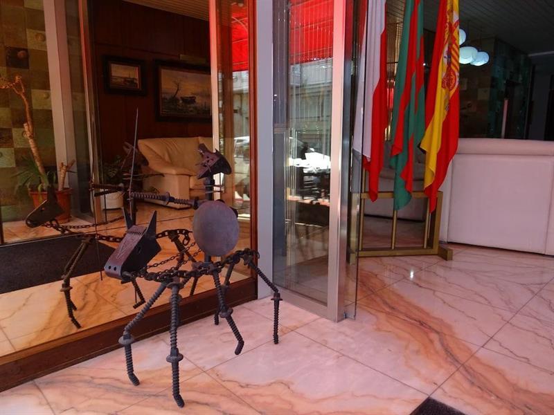 Hotel Marques De Santillana Torrelavega Exteriér fotografie
