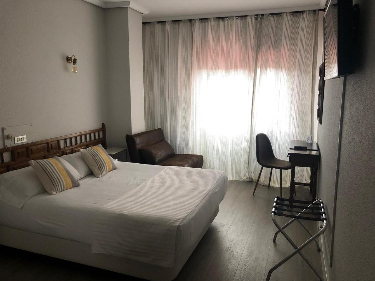 Hotel Marques De Santillana Torrelavega Exteriér fotografie