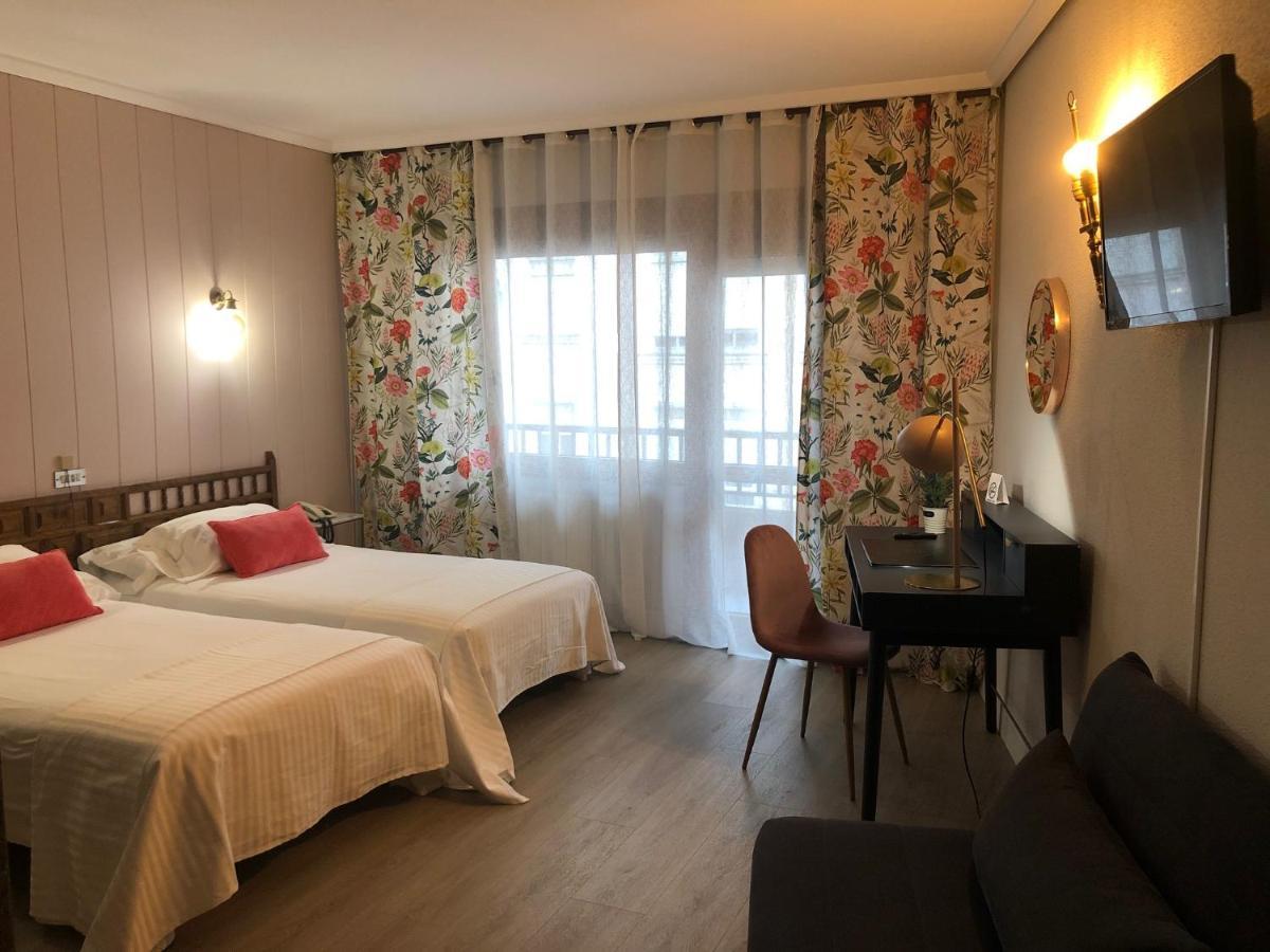 Hotel Marques De Santillana Torrelavega Exteriér fotografie