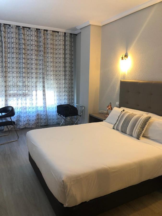 Hotel Marques De Santillana Torrelavega Exteriér fotografie